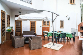 Гостиница 2 bedrooms appartement at Palermo 800 m away from the beach with enclosed garden and wifi, Палермо